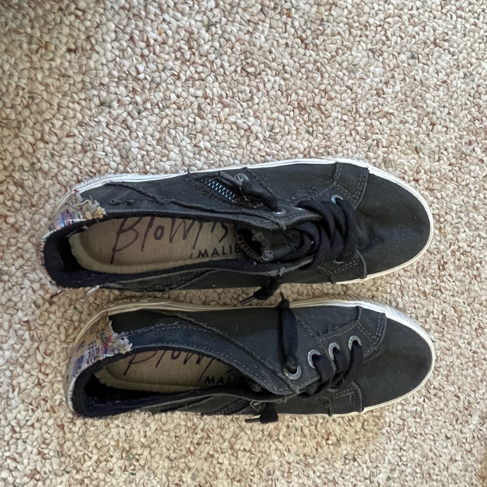 Blowfish Black Casual Sneakers with Minimalist Design